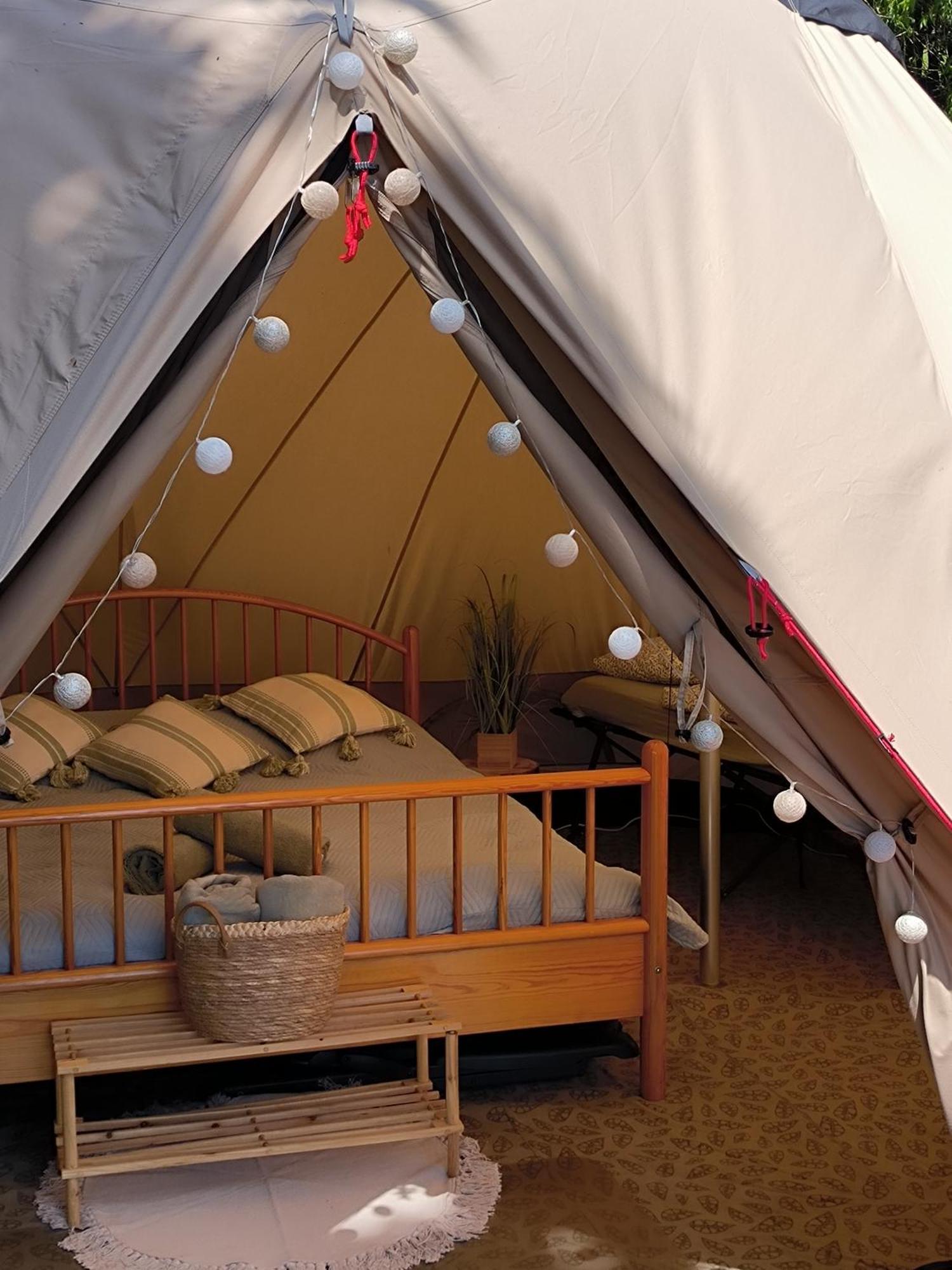 Hotel Glamping Roznov Rožnov pod Radhoštěm Esterno foto